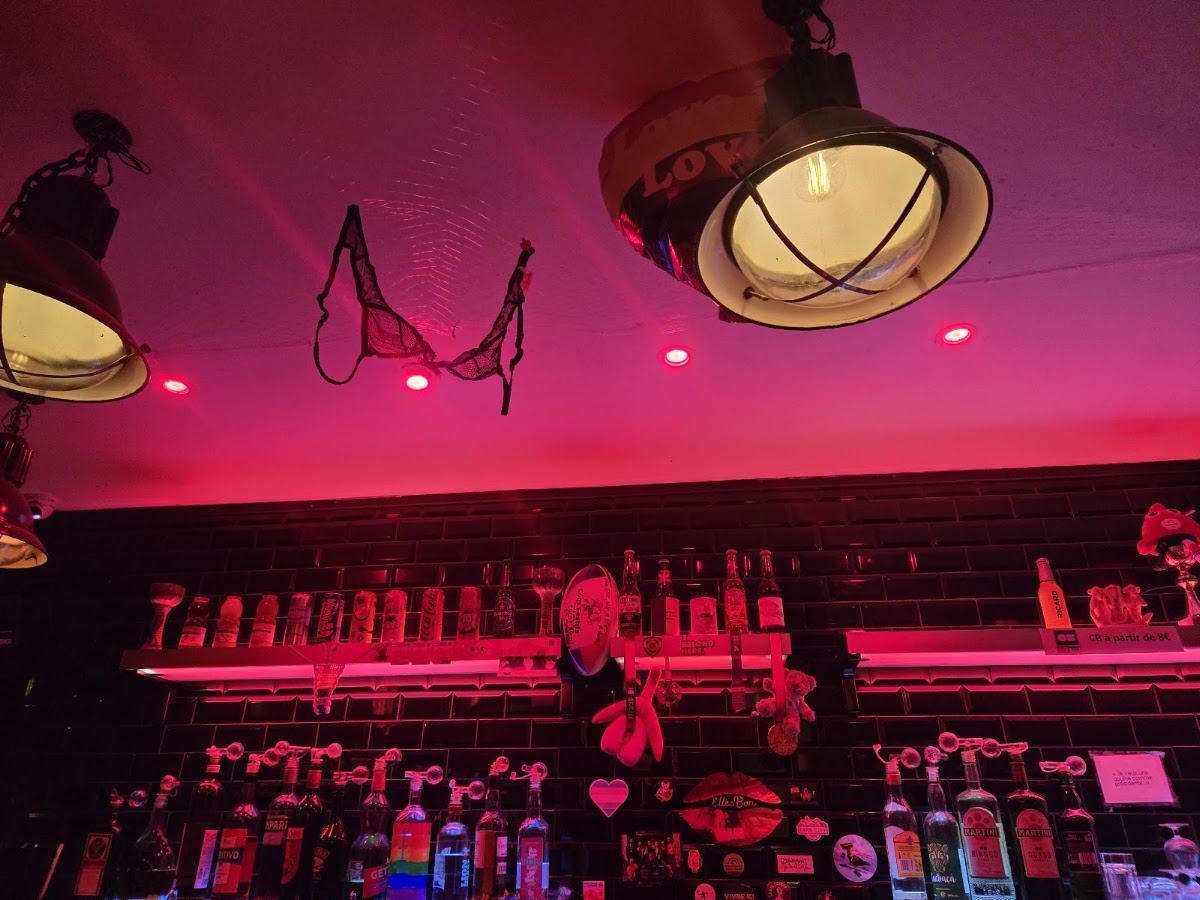 Elles bar