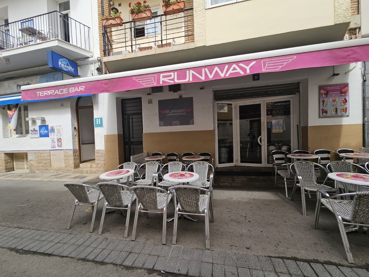 Runway Terrace Bar